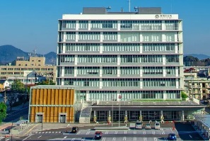 飯塚市役所の画像