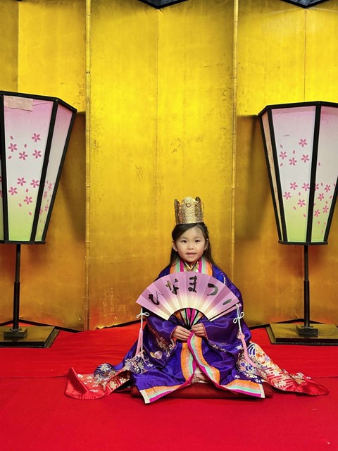 いいづか雛のまつり お雛様着せ付け