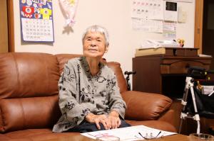これまでの人生のことを話す梅田さん