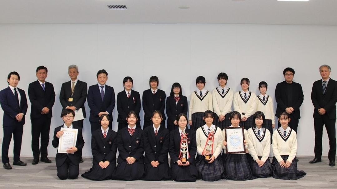 2中学校ブラス・クラブの教育長表敬訪問時の写真